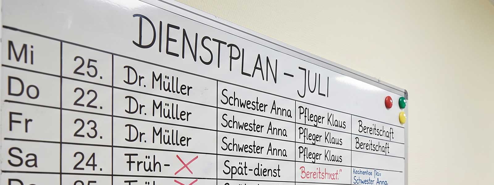 Ein Dienstplan in einem Pflegeheim